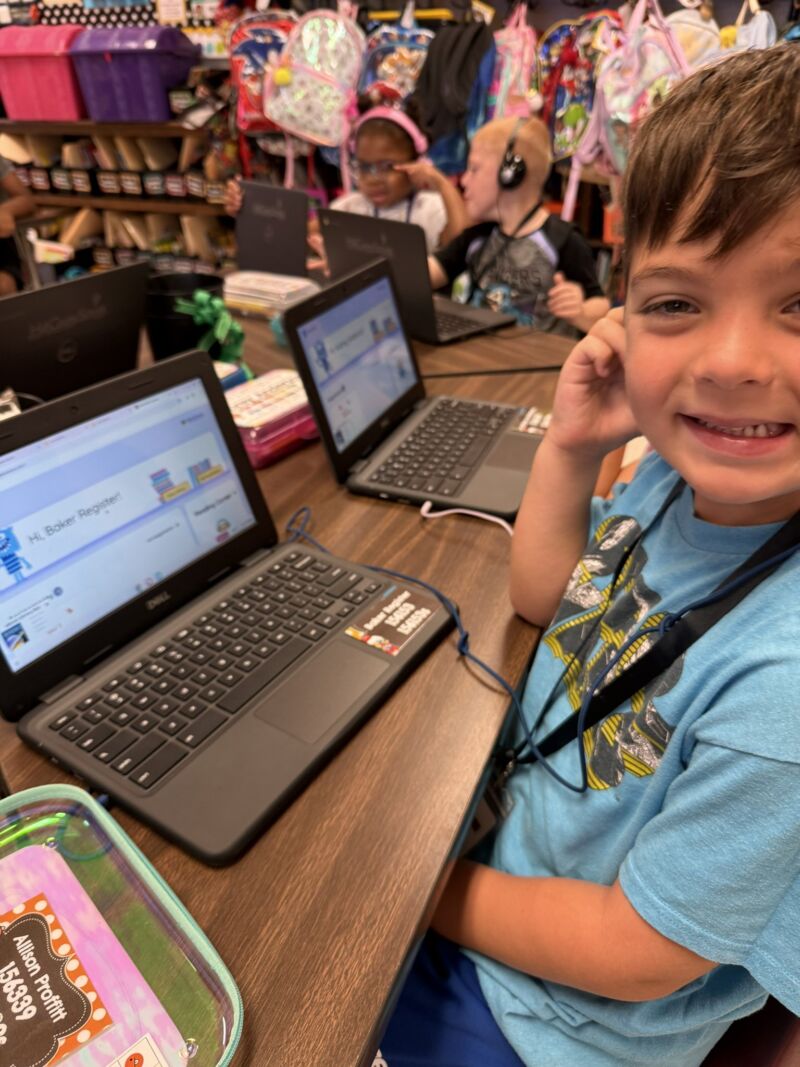 Image for the Tweet beginning: Learning with Benchmark! 📖#mrssmatherskindergarten @Hall_Schools